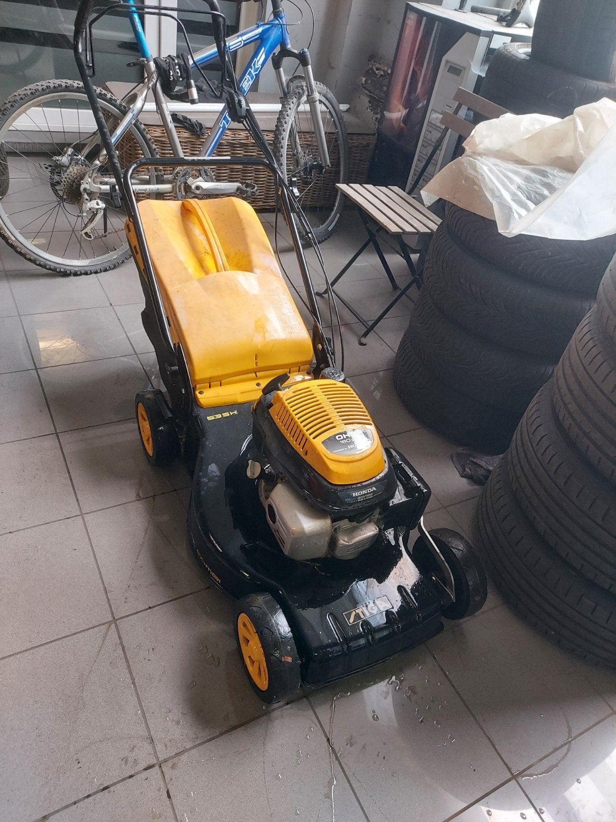 Tondeuse en bon état faut juste revoir le moteur elle foncti, Jardin & Terrasse, Enlèvement ou Envoi