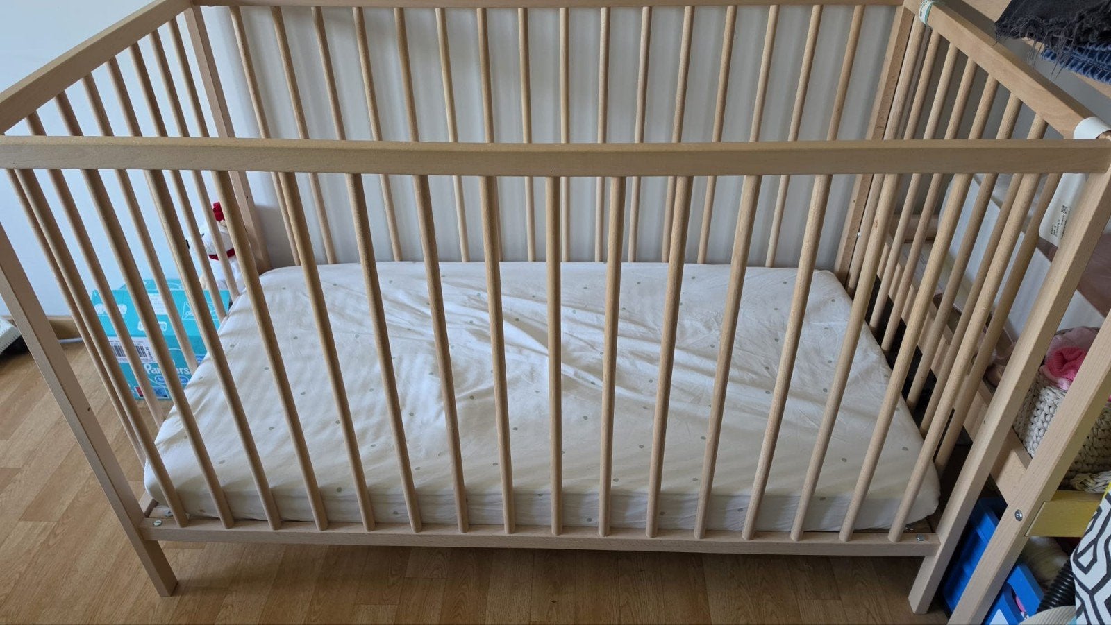 Baby bed en verzorgingstafel, Kinderen en Baby's, Ophalen, Zo goed als nieuw, Rechthoekig, In hoogte verstelbaar
