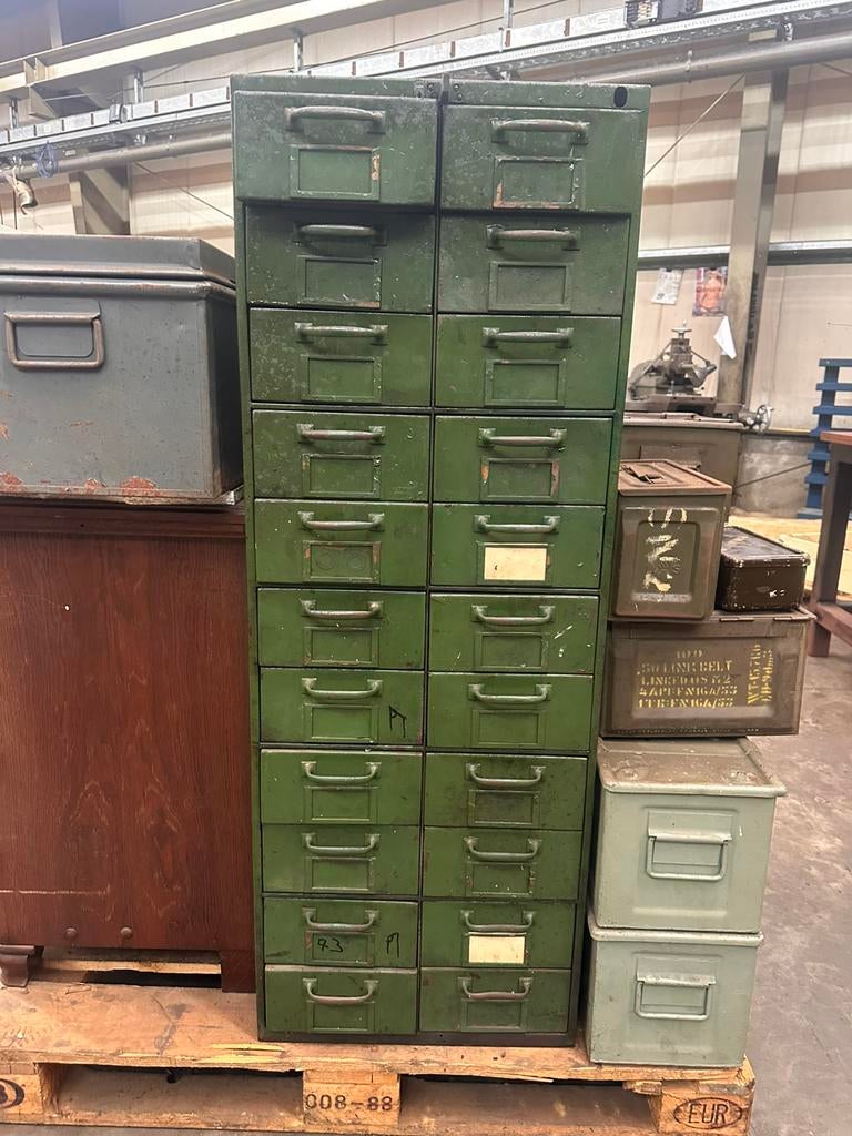 Vintage kledingkast, Huis en Inrichting, Kasten | Lockerkasten, Ophalen, Zo goed als nieuw