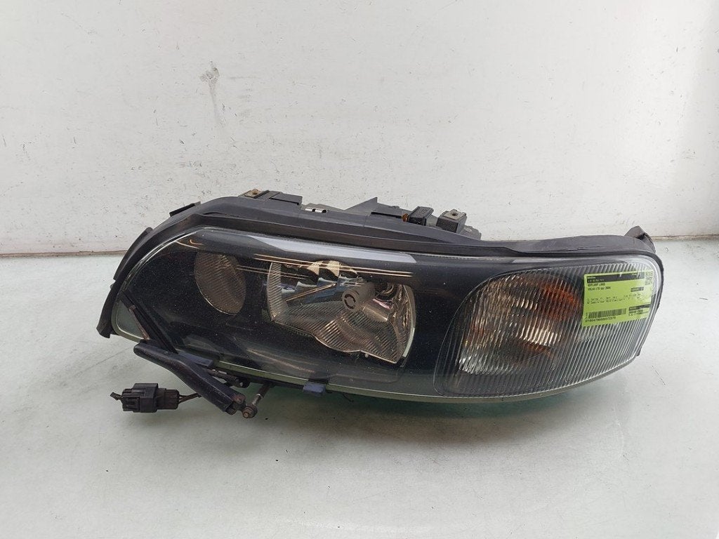 PHARE / OPTIQUE AVANT GAUCHE V70 (SW) (|30655905|31446814|), Info@volvocars.com, Volvo Car Germany GmbH, Siegburger Straße 229
50679  Köln, DE