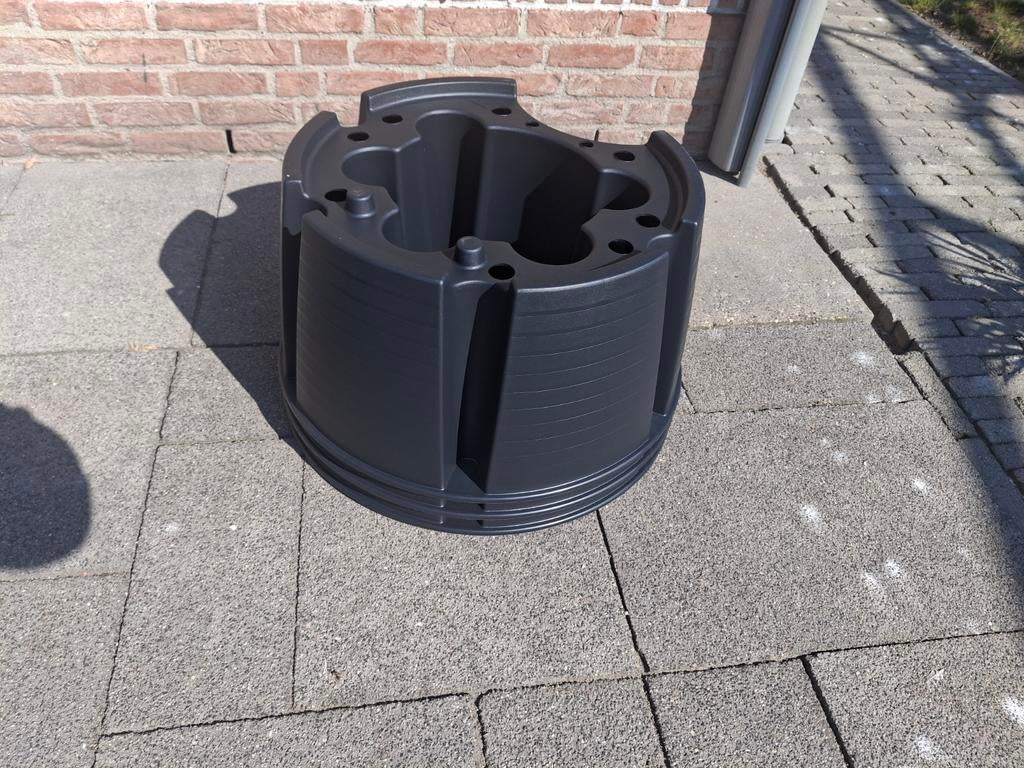 Voet voor regen ton, Ophalen