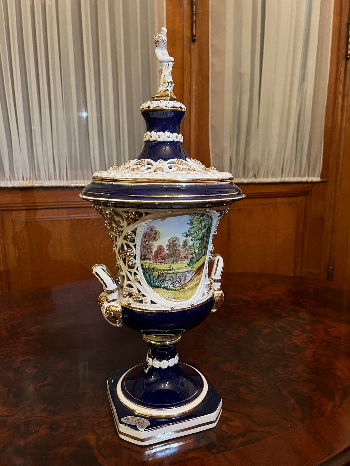 Prachtige antieke vaas blauw - wit - goud met patroon, Ophalen