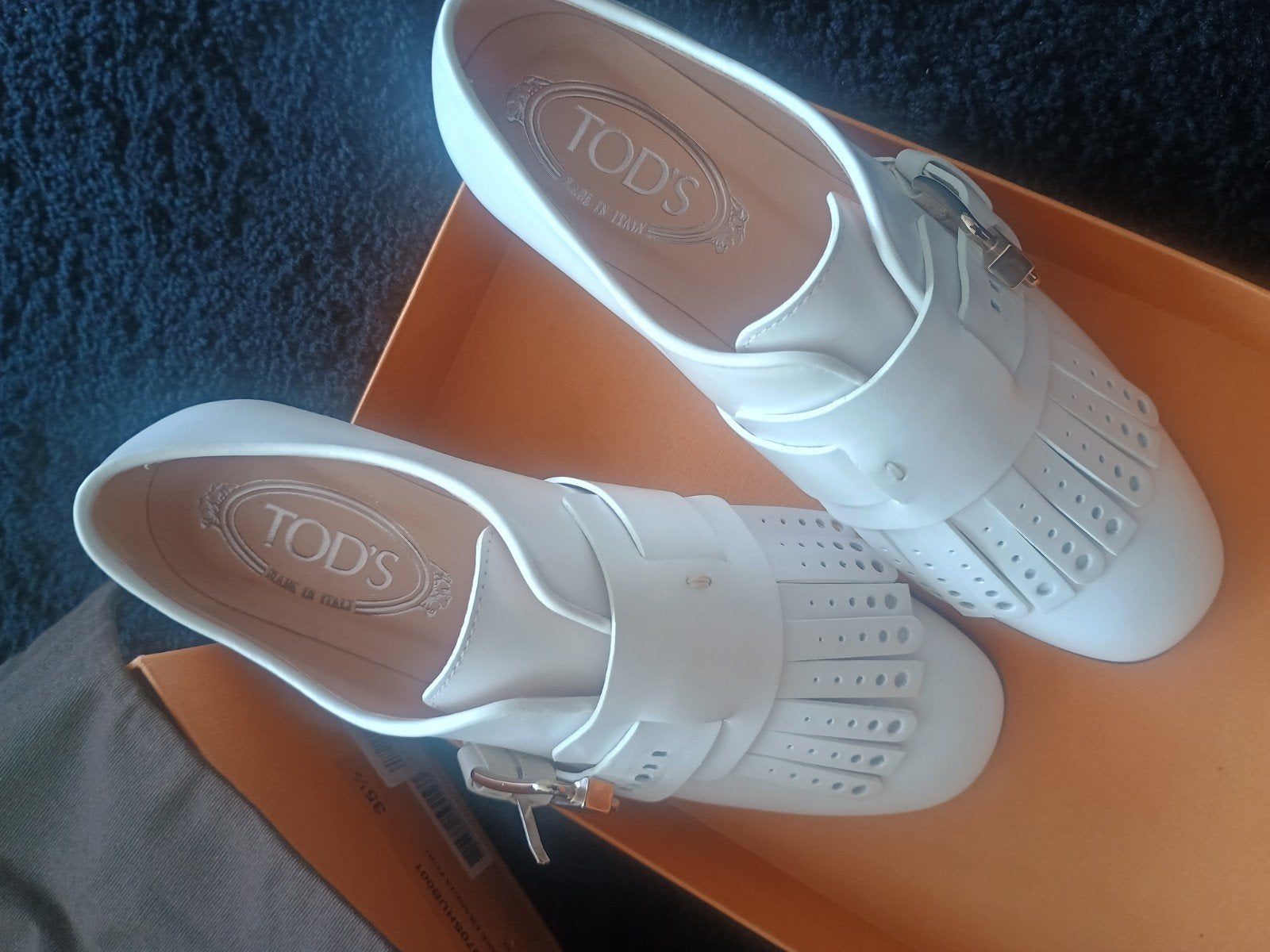 Mocassin TOD'S en cuir blanc 35 1/2 Nouveau, Neuf, Enlèvement ou Envoi, Blanc, Chaussures basses