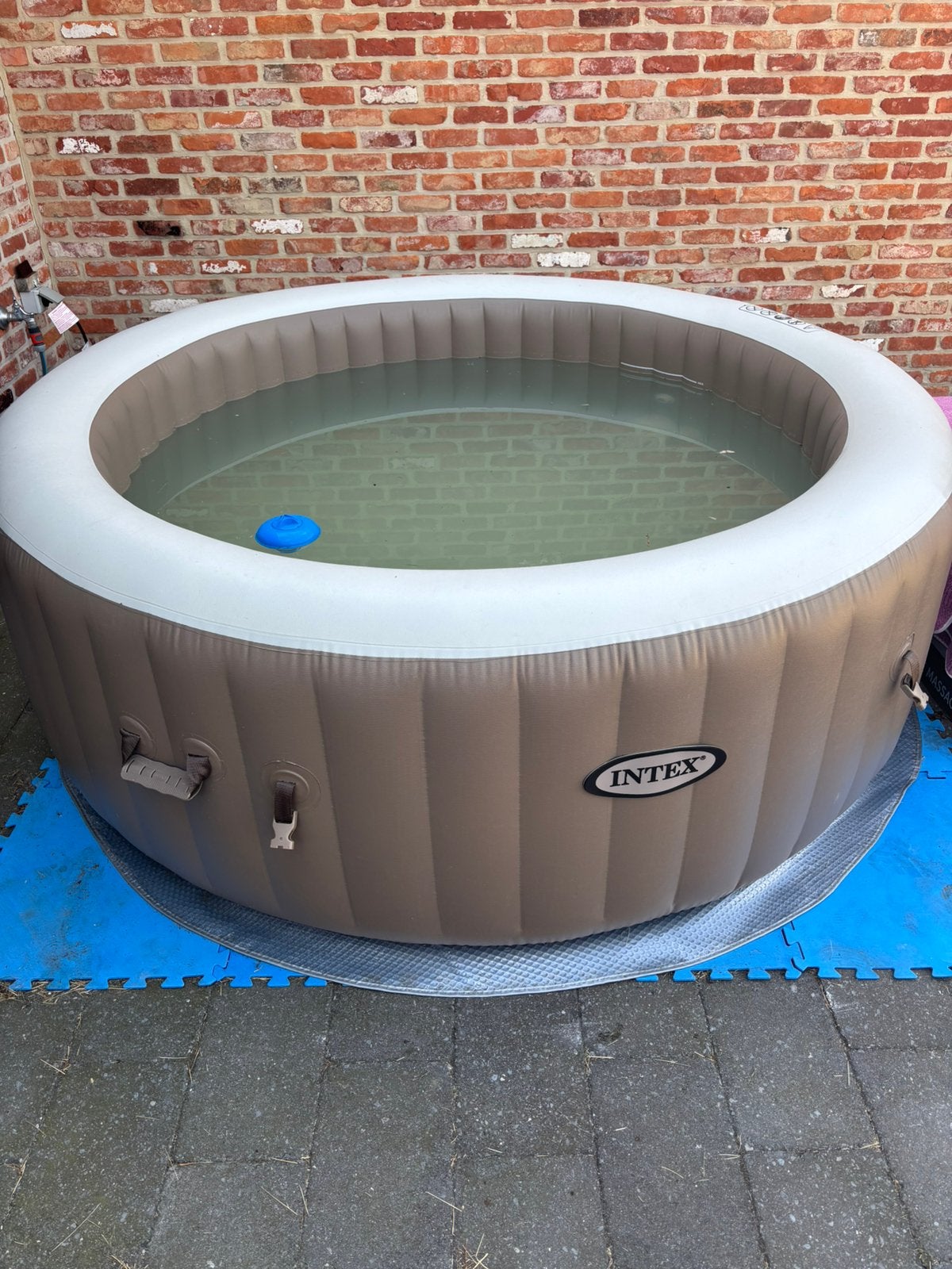 Opblaasbare jacuzzi Nieuwprijs €800, Tuin en Terras, Ophalen