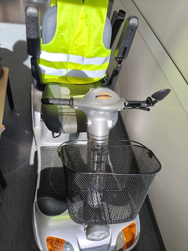 scootmobiel strider, Ophalen, Zo goed als nieuw, 15 km of minder