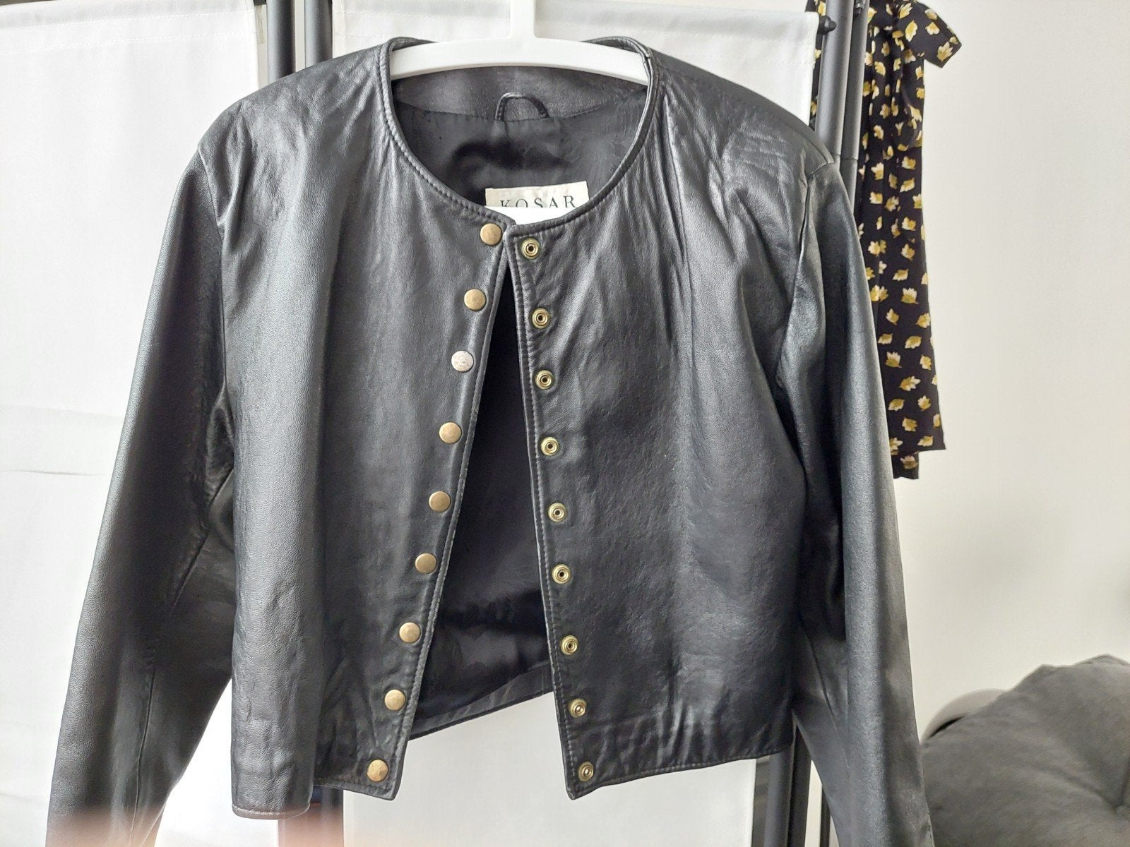 Blouson cuir dame, Enlèvement