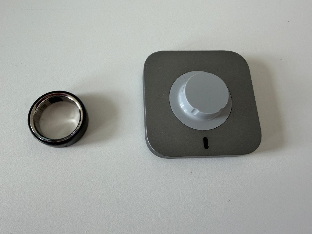 Oura 4 (size 9 - Matt Black) NIEUW, Étanche, Oura, Enlèvement ou Envoi, IOS