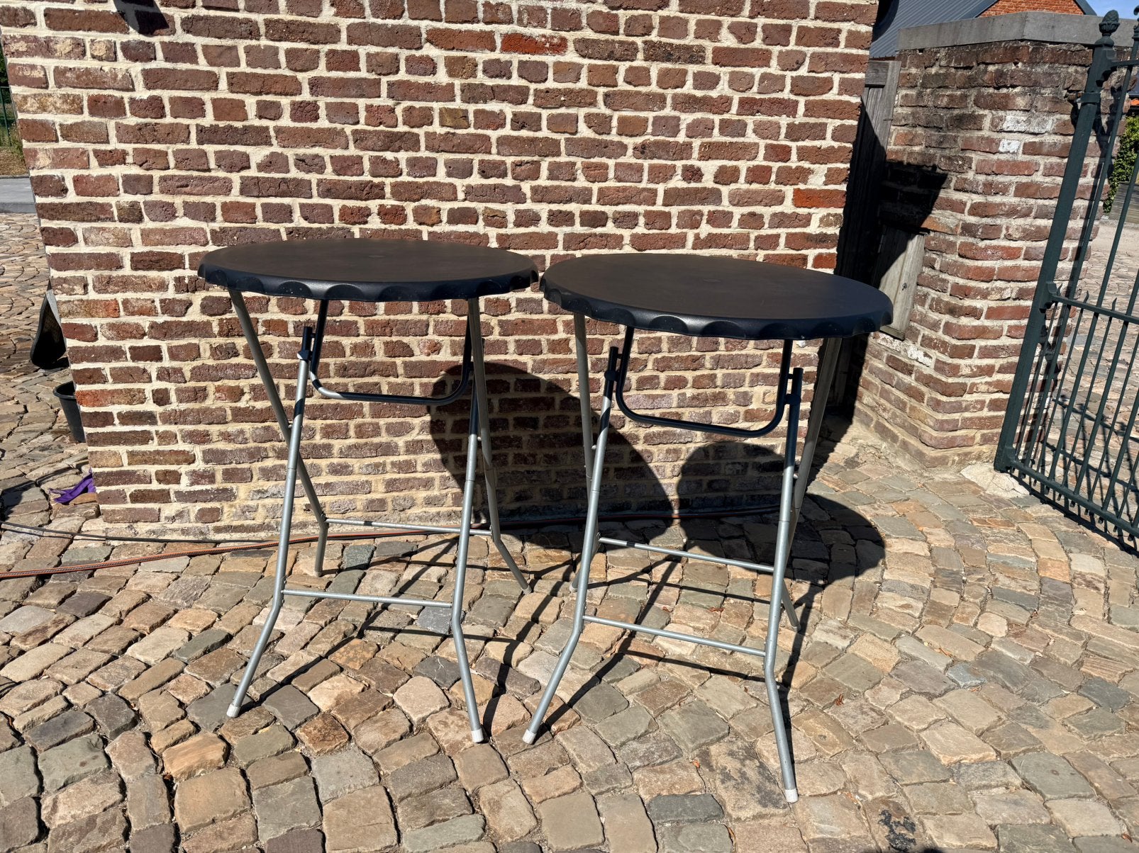 2 statafels + 2 nieuwe stretchhoezen – complete set, Jardin & Terrasse, Ensembles de jardin, Comme neuf, Synthétique, Enlèvement