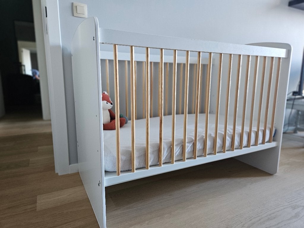Prachtige ledikantje in nieuwstaat, Kinderen en Baby's, Ophalen, Zo goed als nieuw, Ledikant