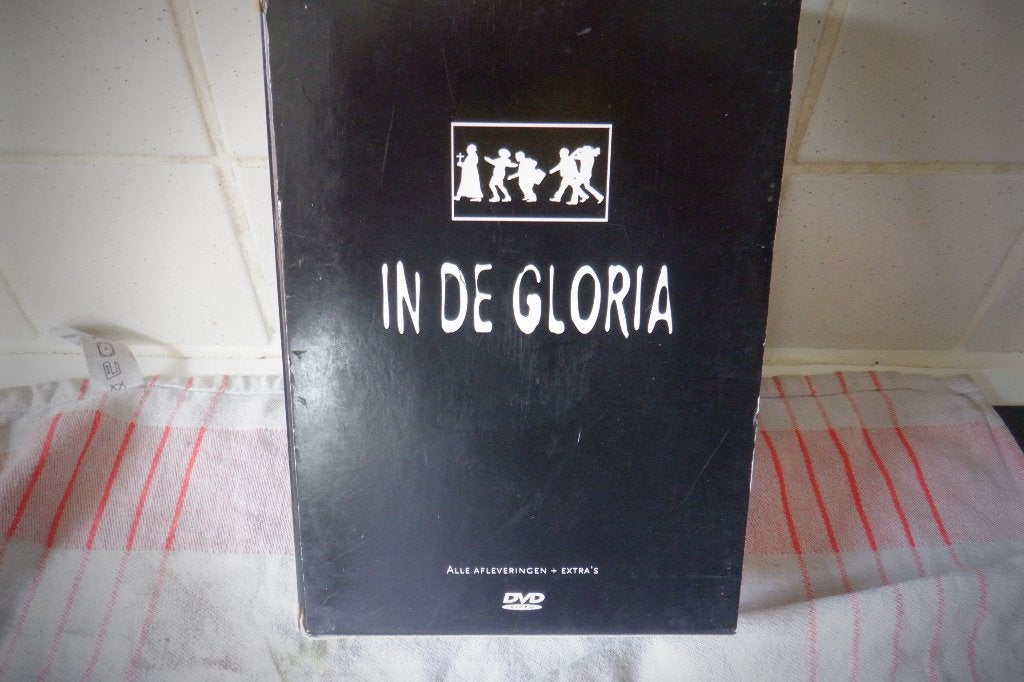 DVD BOX In De Gloria.(4-DVD'S), Cd's en Dvd's, Actiekomedie, Alle leeftijden, Zo goed als nieuw, Extra's