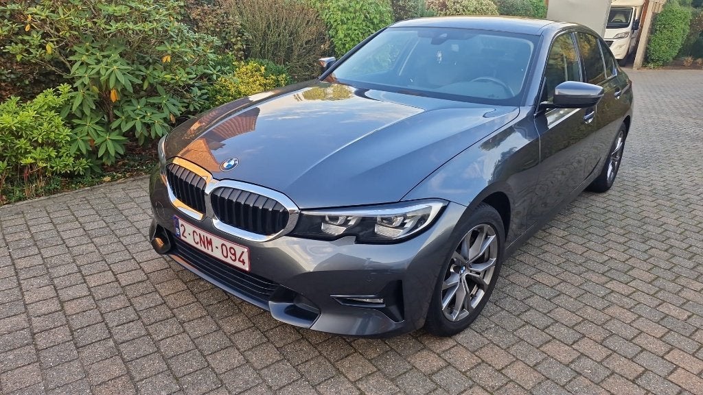 BMW 318d, Autos, Cuir et Alcantara, Achat, Entretenue par le concessionnaire, Noir