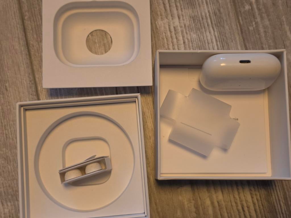 AirPods Pro 1.Gen lightning Only right earbud & Magsafe case, Ophalen of Verzenden, Gebruikt, Overige typen