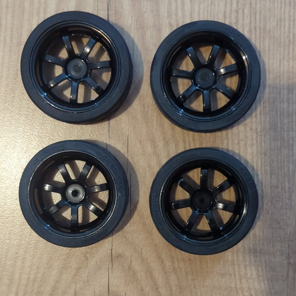 HPI wielen 1/10 onroad gelijmd & NIEUW (Tamiya Kyosho Absima, Hobby en Vrije tijd, Modelbouw | Radiografisch | Auto's, Ophalen of Verzenden