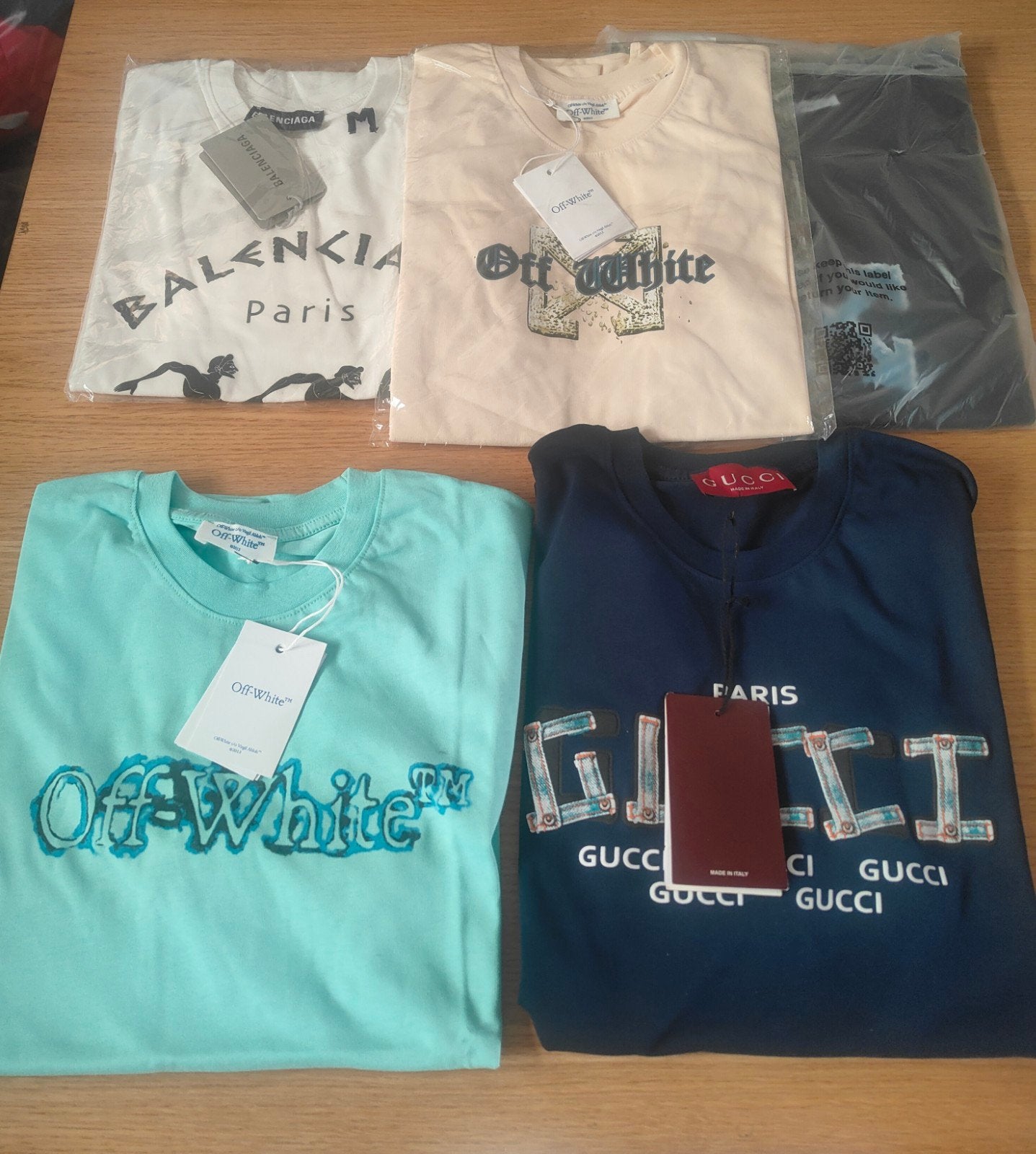 5 tee-shirt de marques. Nouveau. Taille M, Vêtements | Hommes, Neuf, Enlèvement ou Envoi, Autres couleurs, Taille 48/50 (M)