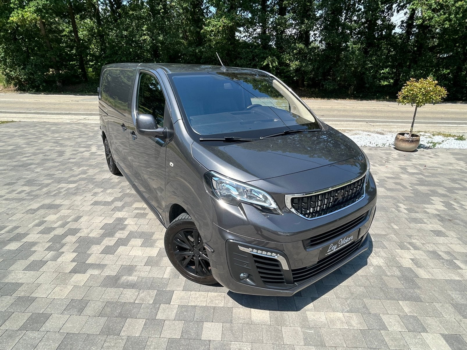 PEUGEOT EXPERT L2 | LICHTE VRACHT | 3 ZIT, https://public.car-pass.be/vhr/c378c526-c2cb-4fa3-89c1-87a22f751bfb, Euro 6, Leder