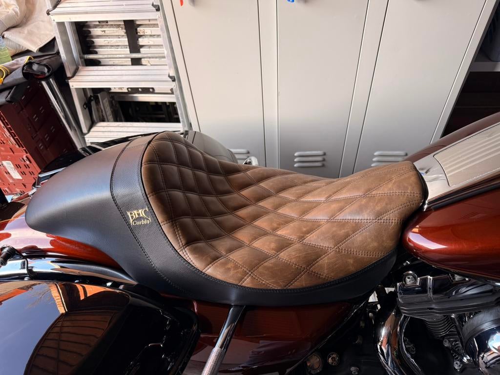 BMC Corbin harley davidson touring zadel, Motos, Pièces | Harley-Davidson, Utilisé, Enlèvement