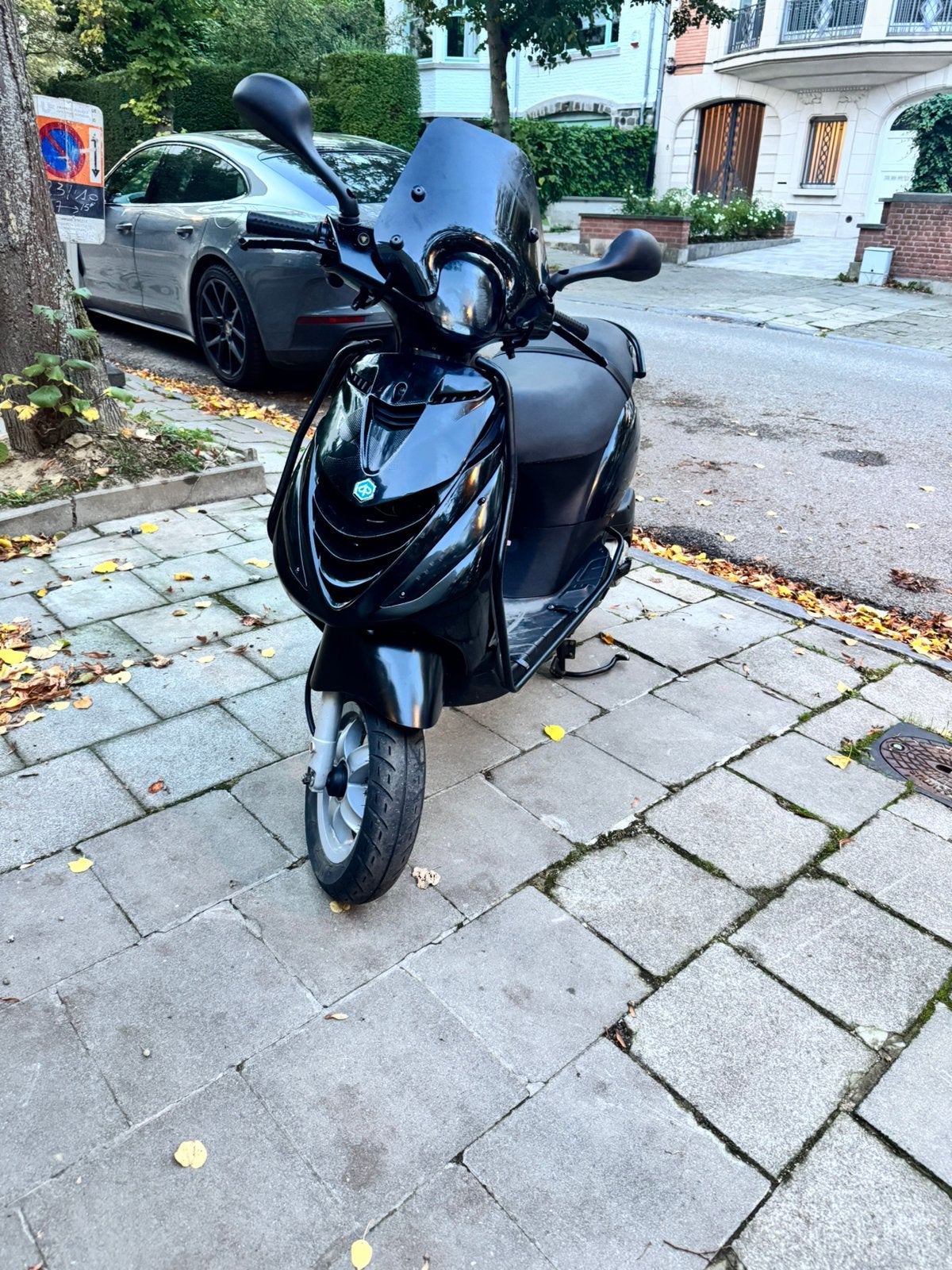 Piaggio zip a klasse 4 t, Fietsen en Brommers, Ophalen, Zo goed als nieuw, Elektrisch, Zip
