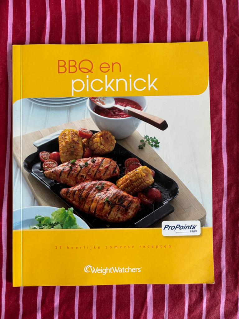 Gezond BBQ en picknick-kookboek van Weightwatchers, Ophalen of Verzenden, Zo goed als nieuw, Europa, Hoofdgerechten