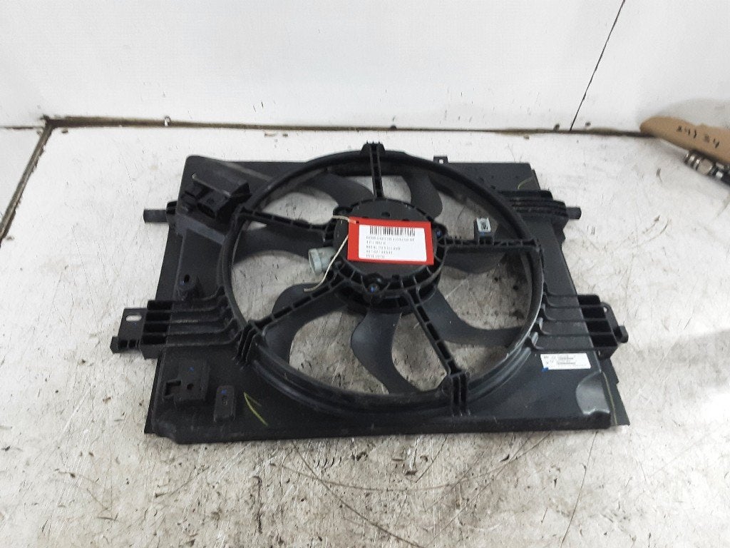 VENTILATEUR RADIATEUR MOTEUR Captur II (RJB) (214815462R), Autos : Pièces & Accessoires, Renault, Utilisé, Peter-Huppertz-Straße 5
51063  Köln, DE