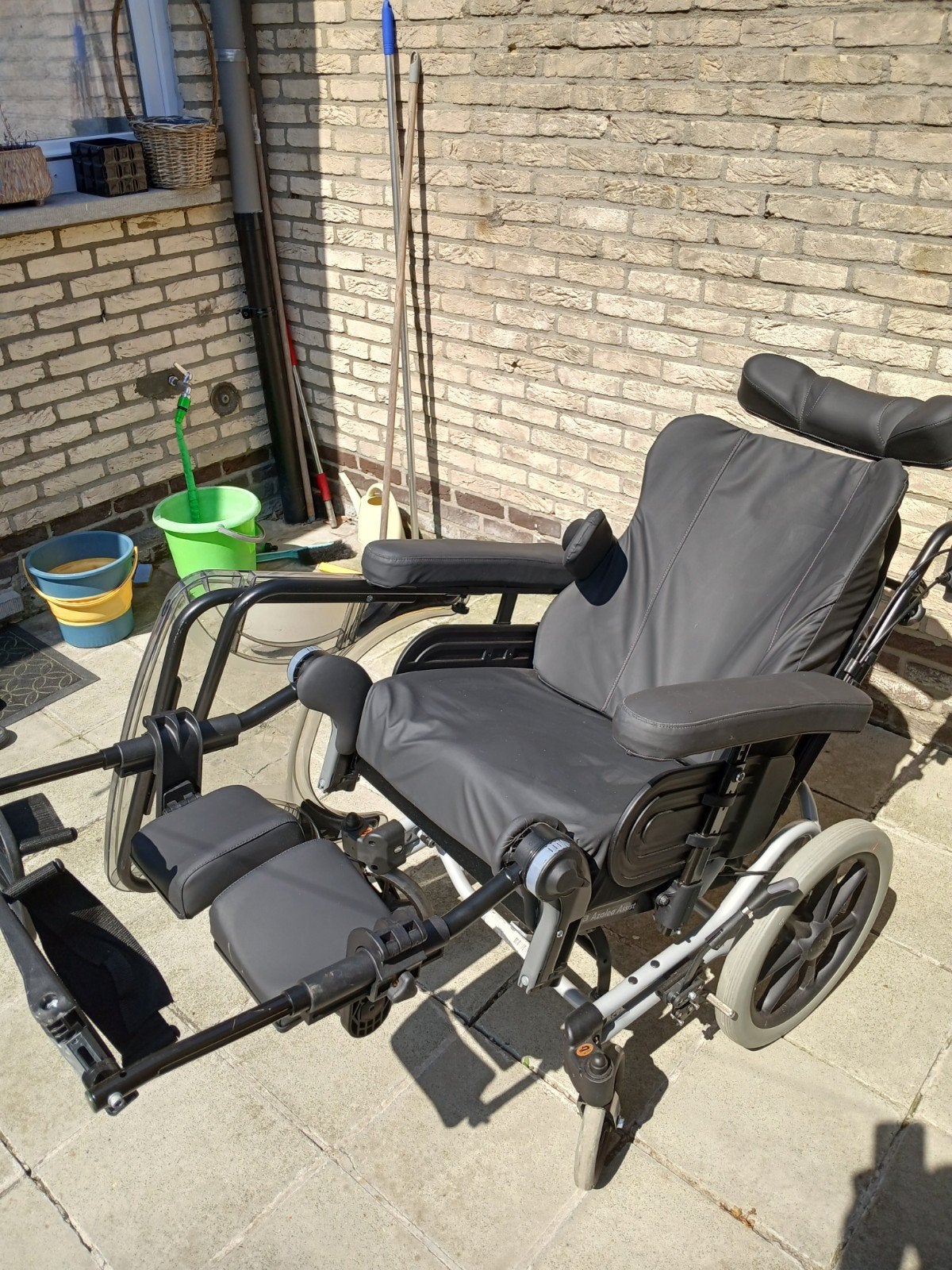 Rea Azalea Assist multifunctionele zorgstoel, Diversen, Rolstoelen, Ophalen