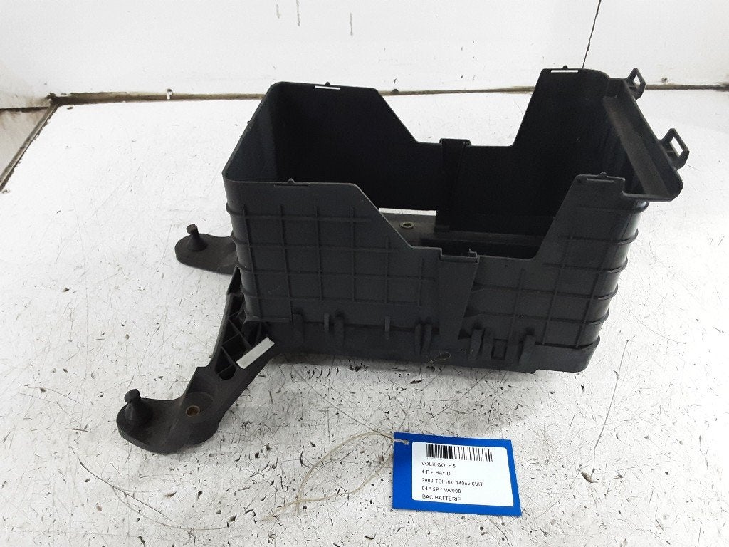 BAC A BATTERIE Volkswagen Golf V (1K1) (1K0915333C), Autos : Pièces & Accessoires, Volkswagen, Mevr. I. Hauben, Utilisé, Rue de l'Espoir 34 34
4030  GRIVEGNÉE, BE