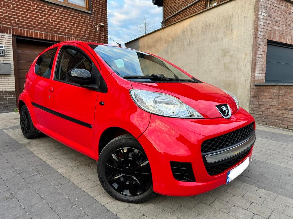 Peugeot 107 1.0 essence 50 Kw- 68 Cv, Autos, Peugeot, Rouge, Achat, Boîte manuelle, Vitres électriques