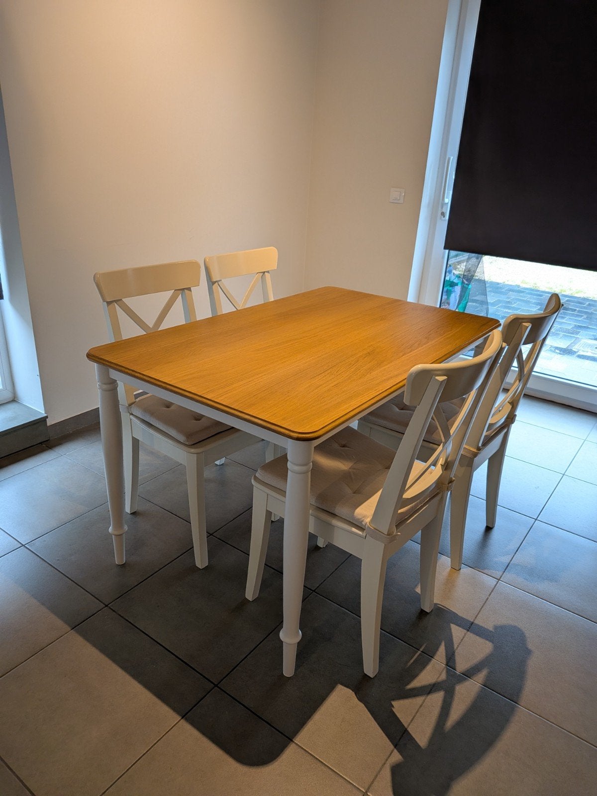IKEA DANDERYD Tafel (zonder stoelen), Ophalen, Zo goed als nieuw, Vier personen, Teakhout