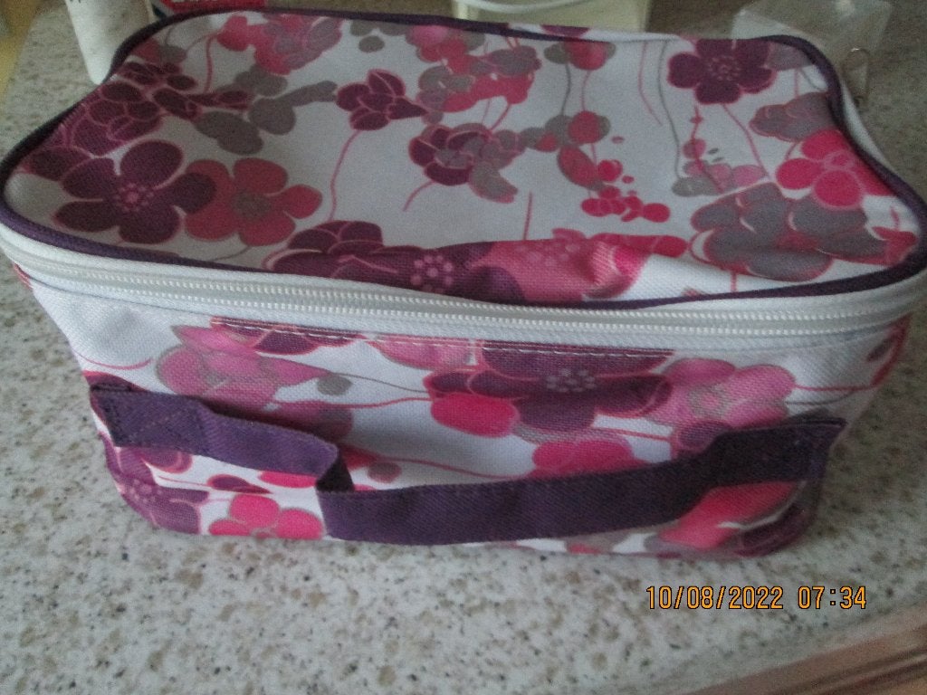 Trousse de toilette avec fleurs, Bijoux, Sacs & Beauté, Enlèvement, Neuf, Rose, Homme ou Femme