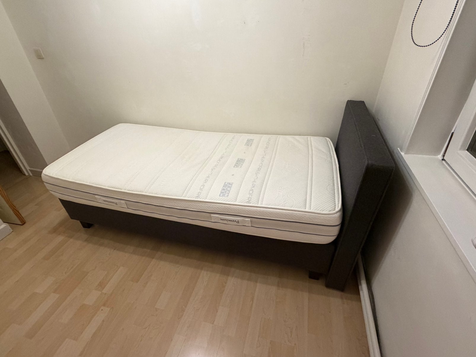 Boxspring 90x200, Ophalen, 90 cm, Eenpersoons, Zo goed als nieuw