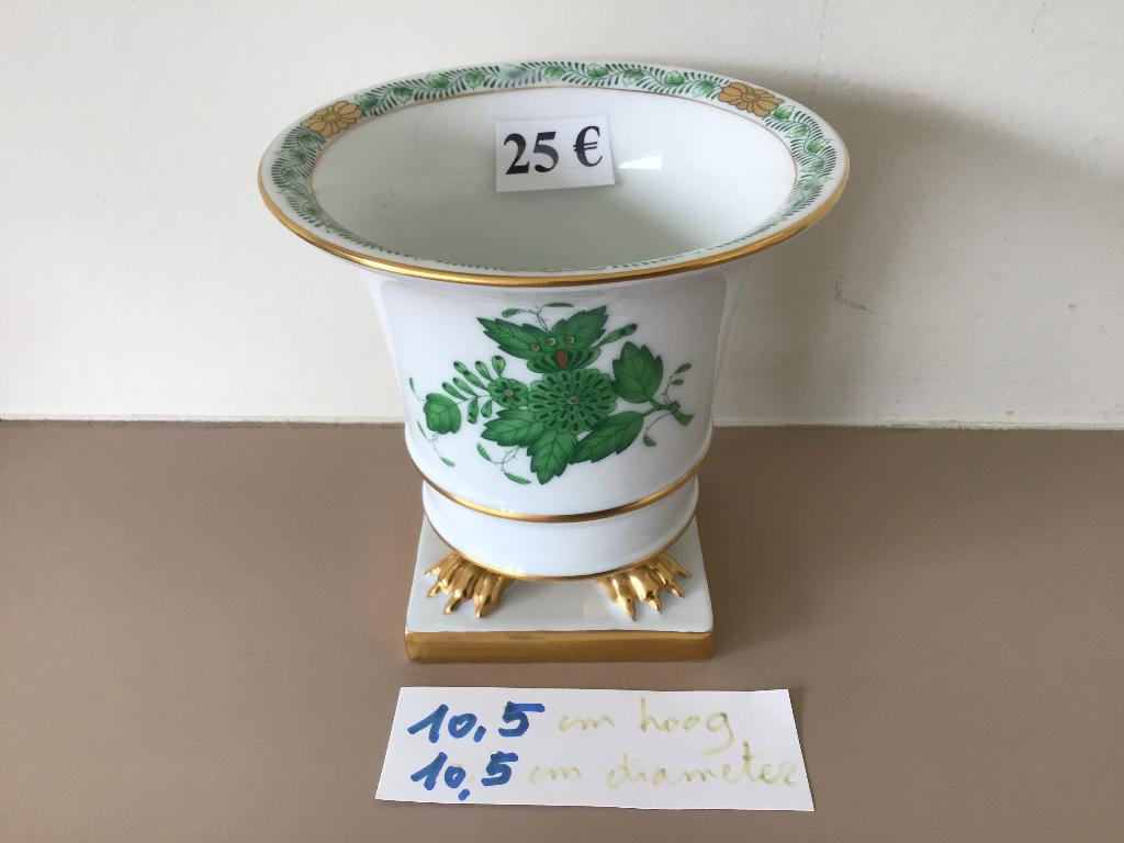 Cache-pot Herend Apponyi vert 6403/AV sur pieds, Antiquités & Art, Antiquités | Porcelaine, Enlèvement ou Envoi