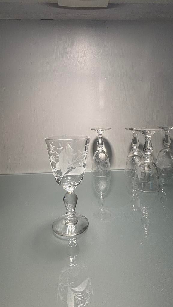 6 verres en cristal, Enlèvement