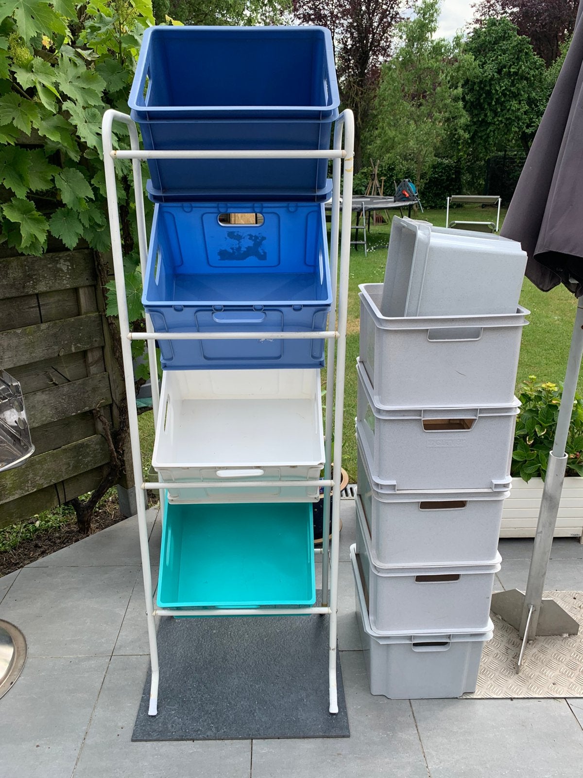 Rack met  4 st curver bakken +(extra  6 st in optie), Jardin & Terrasse, Sèche-linge & Lave-linge, Enlèvement, Utilisé