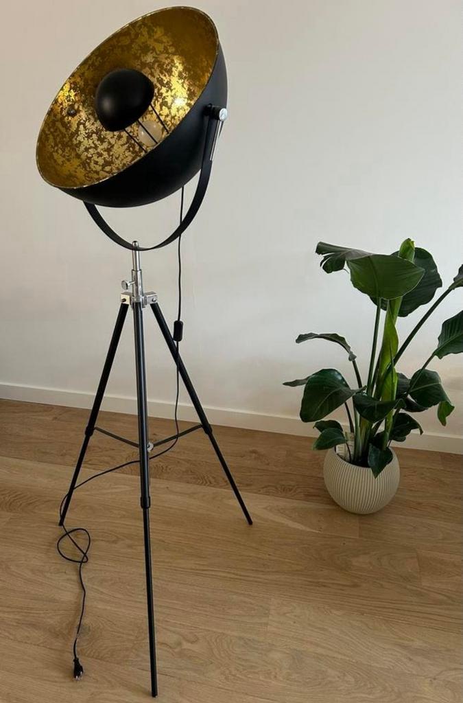Moderne vloerlamp, Ophalen, Zo goed als nieuw