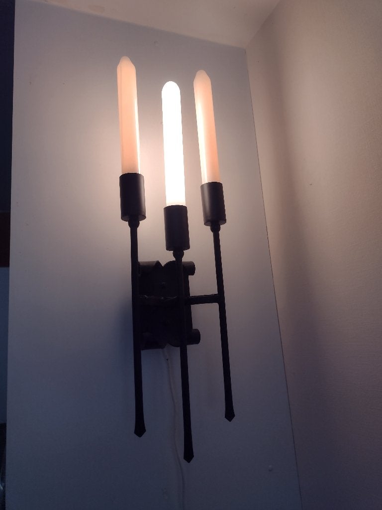Decoratieve wandlamp in smeedijzer., Huis en Inrichting, Lampen | Wandlampen, Ophalen, Zwart, Zo goed als nieuw, Inclusief lichtbron