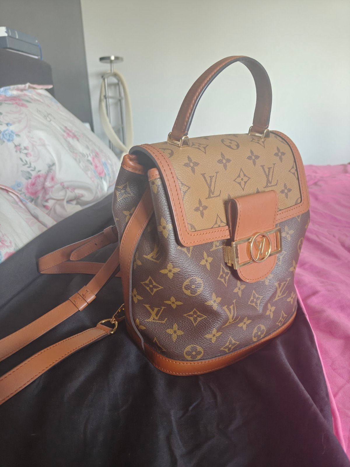 Louis Vuitton backpack, Ophalen