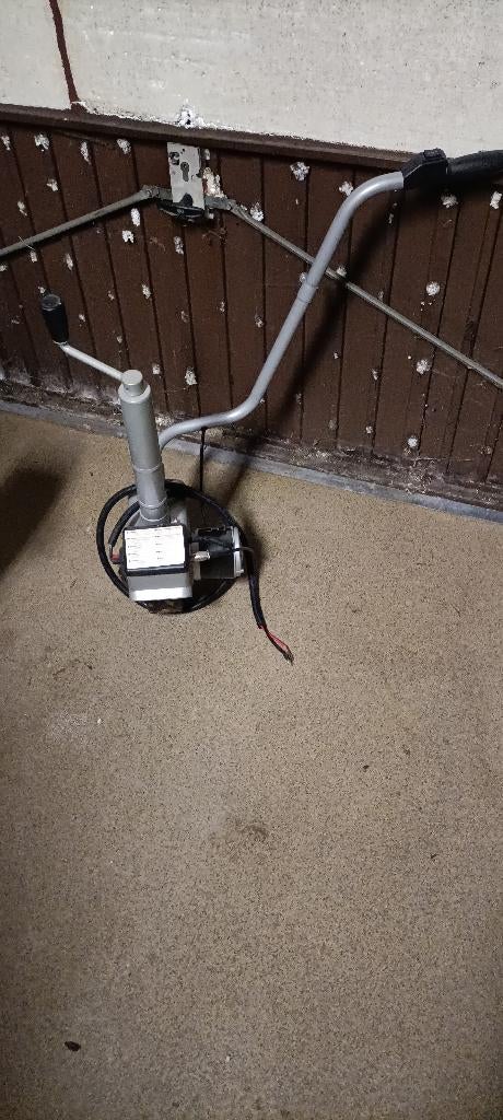 neuswiel elektrisch, Caravans en Kamperen, Ophalen, Zo goed als nieuw