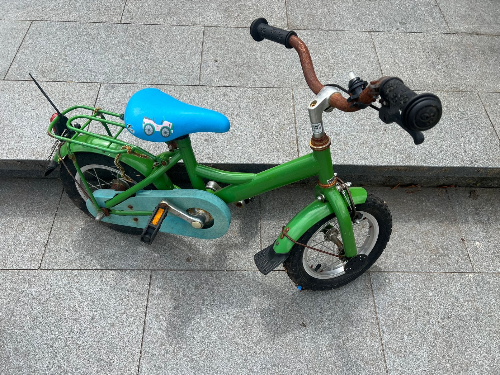 Kinderfiets: gratis, heeft tijdje buiten gestaan, Ophalen, Gebruikt