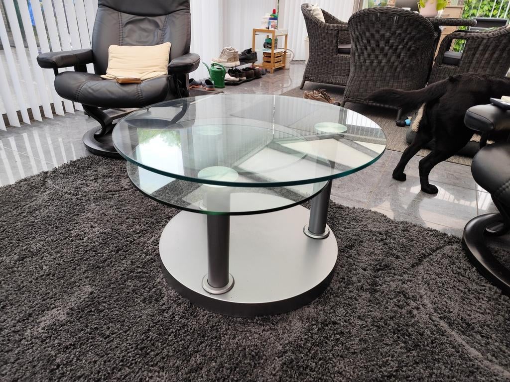Salontafel met drie ronde, draaibare glazen plateaus., Ophalen