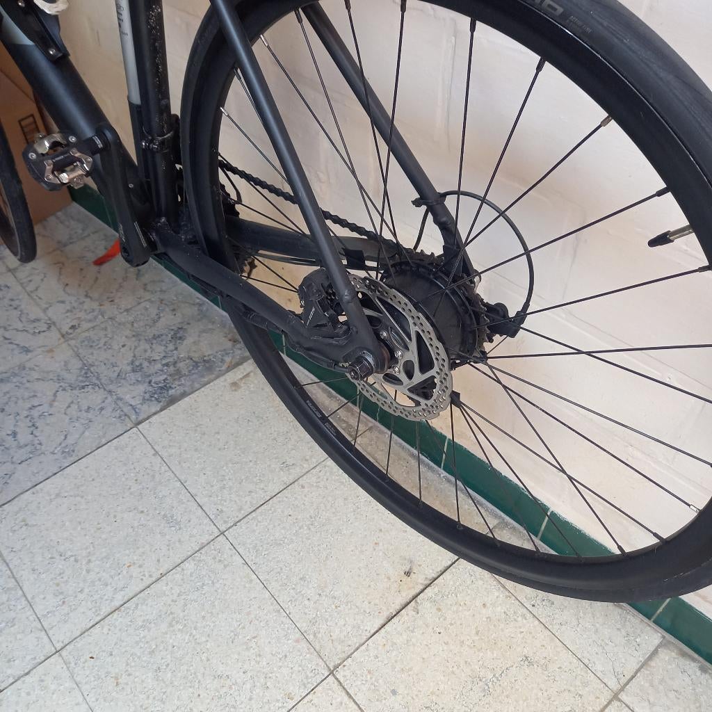 KOERSFIETS MET HULPMOTOR, Fietsen en Brommers, Ophalen, Gebruikt, Versnellingen, Schijfrem