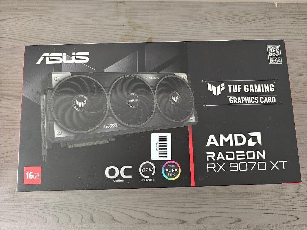 Asus TUF gaming AMD Radeon RX 9070 XT OC edition, Computers en Software, Videokaarten, AMD, GDDR6, Ophalen of Verzenden, Zo goed als nieuw