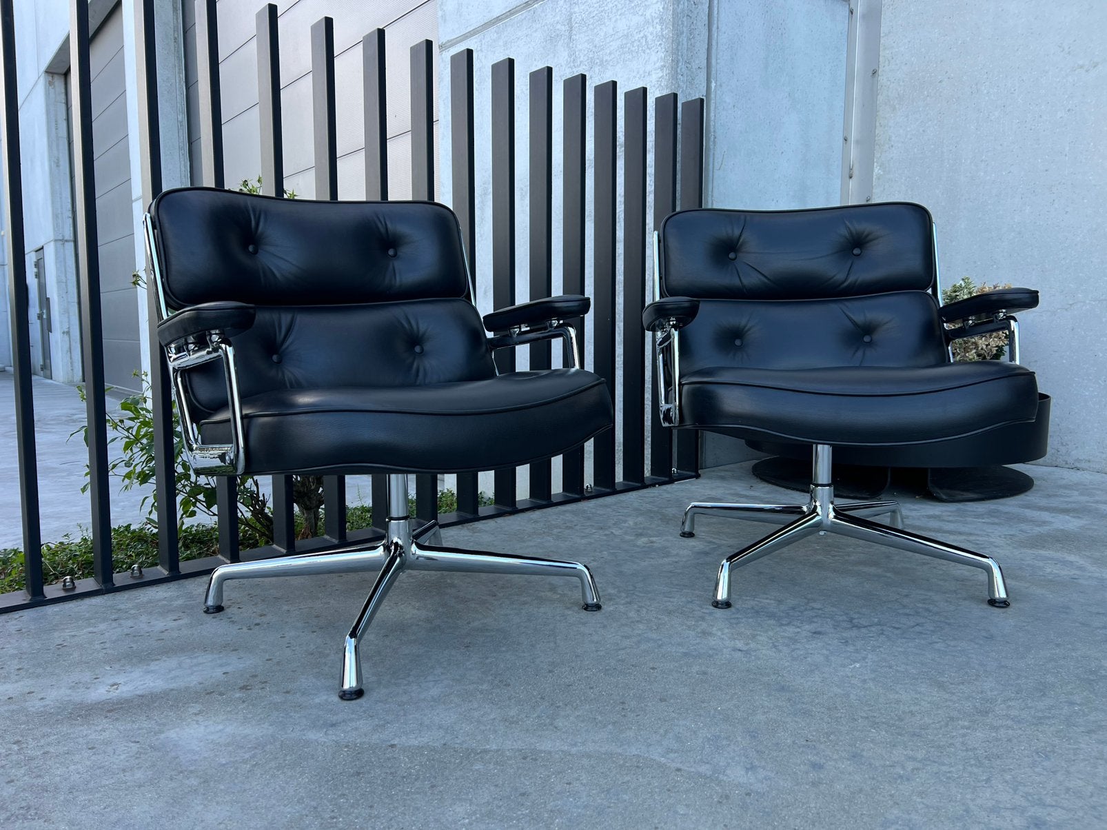 Vitra lobby chair es105, 2x, Huis en Inrichting, Fauteuils, Ophalen of Verzenden, Zo goed als nieuw, Leer, Design