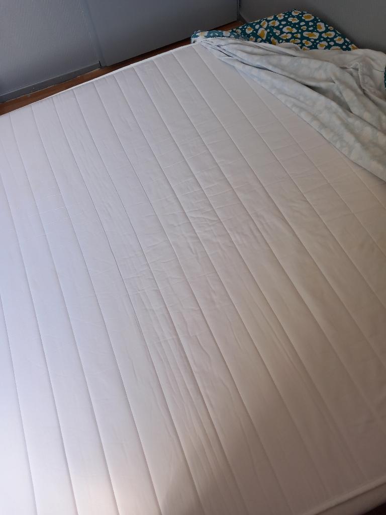 Lit tapissier, 140 cm, Enlèvement, Utilisé, Deux personnes