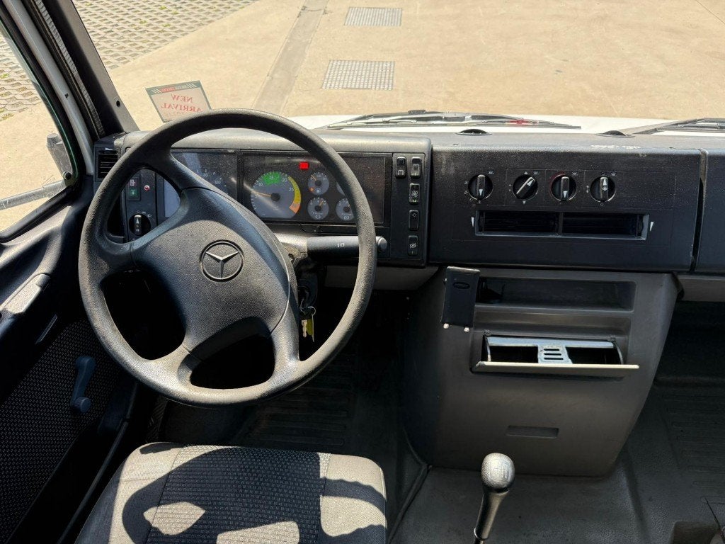 Mercedes-Benz Vario 813 (Stock ID 39213) — 24