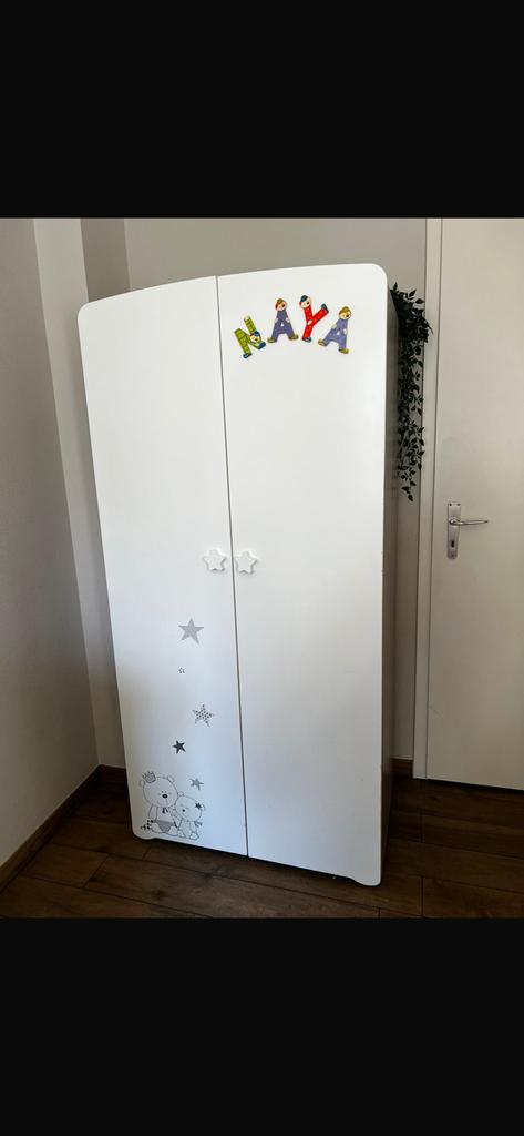 Chambre enfant de belle qualité - bois massif -, Enlèvement, Comme neuf, Armoire