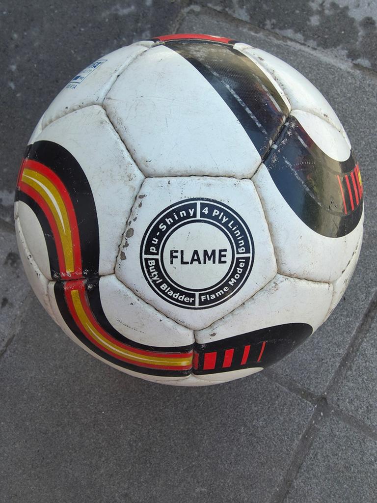 Te koop, Sport en Fitness, Voetbal, Ophalen, Zo goed als nieuw