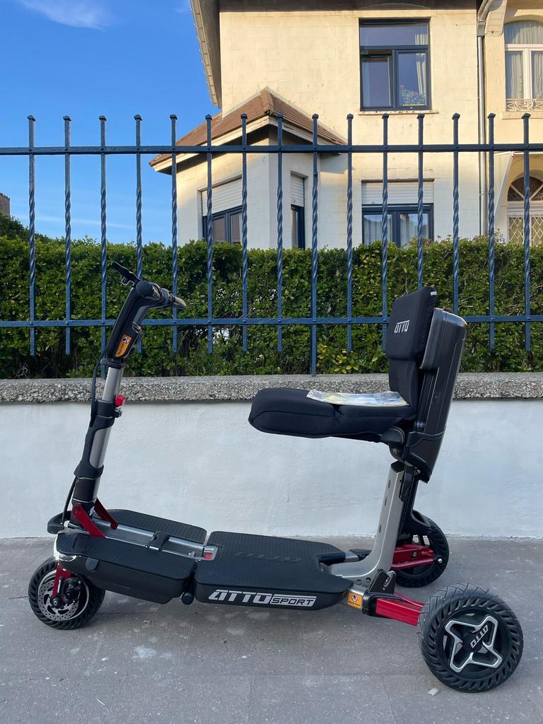 Scootmobiel Atto Sport opvouwbare scooter nieuwstaat, Diversen, Rolstoelen, Ophalen of Verzenden, Inklapbaar, Zo goed als nieuw