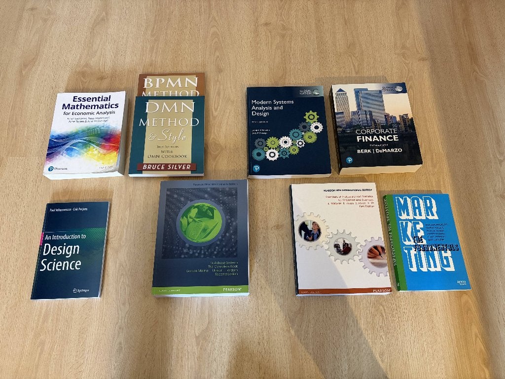 Handboeken Handelsingenieur BI UHasselt (2de jaar), Enlèvement, Comme neuf