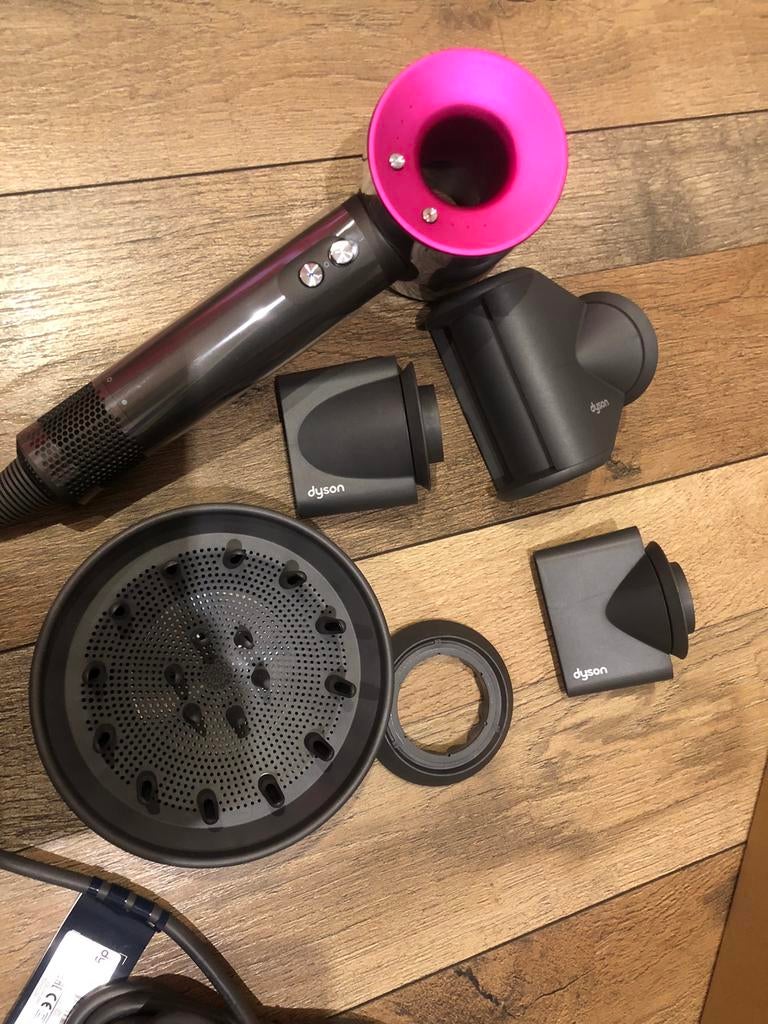 Dyson HD08 supersonic fuschya, Bijoux, Sacs & Beauté, Beauté | Soins des cheveux, Neuf, Sèche-cheveux, Envoi