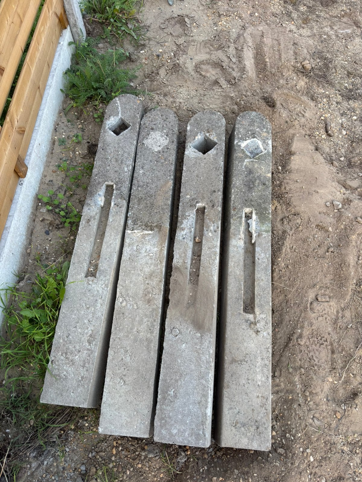 Gratis korte betonpalen (4 stuks), Tuin en Terras, Ophalen, Gebruikt