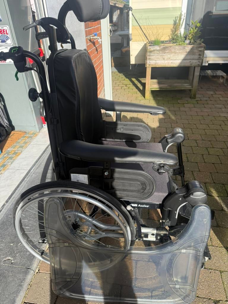 Rea Azalea Invacare rolstoel, Diversen, Rolstoelen, Ophalen, Zo goed als nieuw